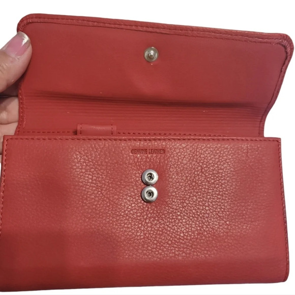 New Rolfs Essentials Women's Zip Back Red Checkbook Wallet - Picture 5 of 12